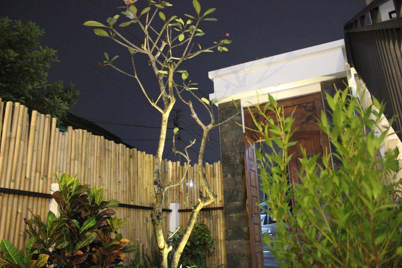 The Wayang Homestay Yogyakarta Exterior photo