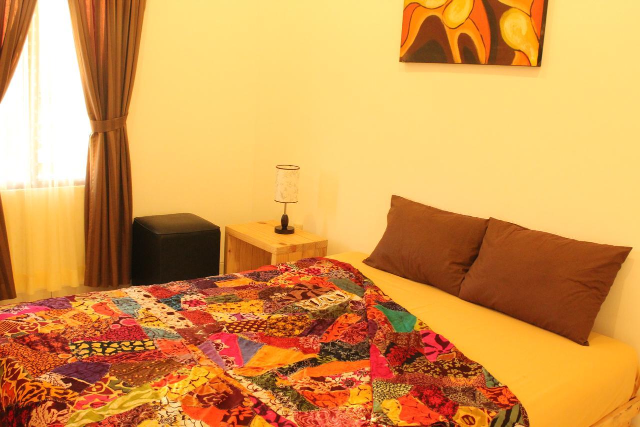 The Wayang Homestay Yogyakarta Exterior photo