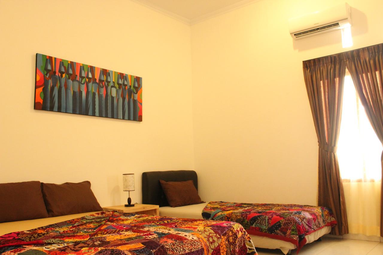 The Wayang Homestay Yogyakarta Exterior photo