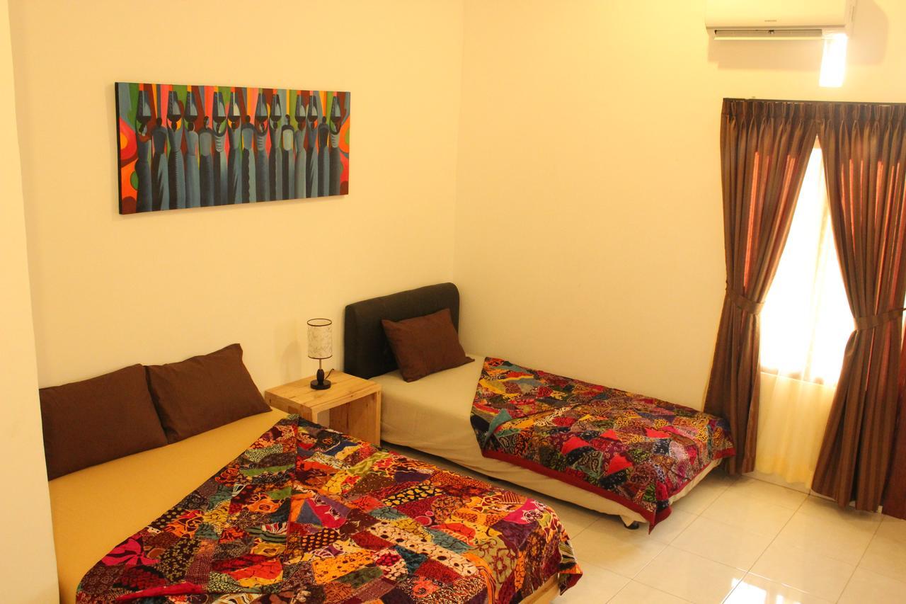 The Wayang Homestay Yogyakarta Exterior photo